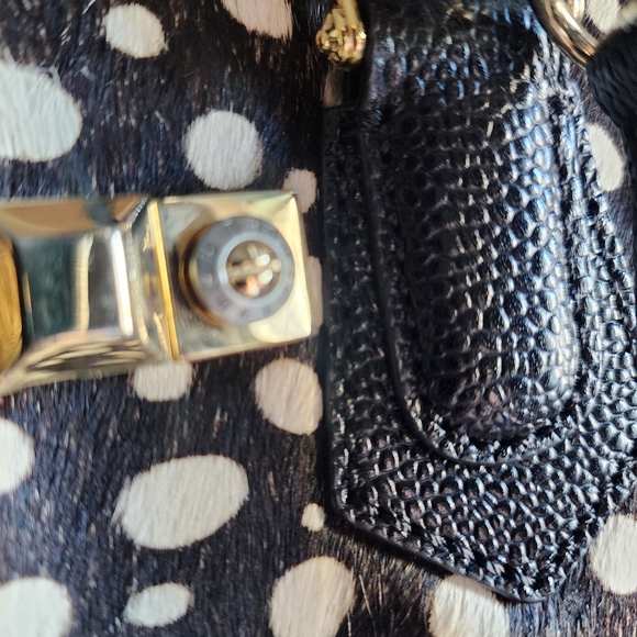 Henri Bendel The Carlyle 2 way Tote Leather Trim Calf Hair Handle - Picture 4 of 16